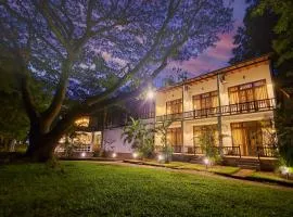 Grand Kalundawa Resort