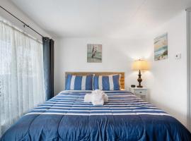 South Arm Retreats Motel @ Lake Charlevoix ➠ Unit 2, hotel met parkeren in East Jordan