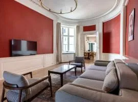 Deluxe Apartment at Perfect Location