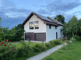 Viesnīca VILLA BY THE LAKE pilsētā Kurtja de Ardžeša