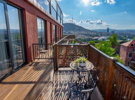 Iris Hotel, hotel com piscinas em Tbilisi