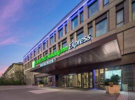 Holiday Inn Express Beijing Zhongguancun Tech Park by IHG l Next to Yuanmingyuan Park & Beijing Sport University l Taxi 10 Minutes to Summer Palace & Peking University & Tsinghua University l 20 Minutes to Badaling Great Wall by High-speed Railway, hotel a Pechino