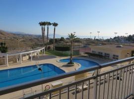 piso de 2 habitaciones con piscina comunitaria, hotel met parkeren in El Campello