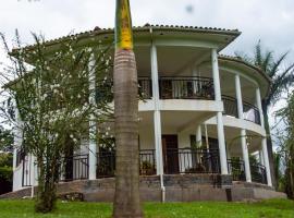 Nile Retreat - Luxury Villa in Jinja, villa í Jinja