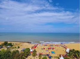 Negombo Ocean Breeze Luxury Studio by Serendib Vacation、ネゴンボのアパートメント