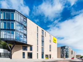Destiny Student - Holyrood (Brae House), self-catering accommodation in Edinburgh