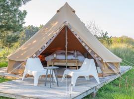 Little Canvas Escape, kamp sa luksuznim šatorima u gradu Nes