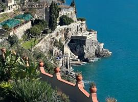 Villa Girasole Luxury Amalfi Coast, luxury hotel in Minori