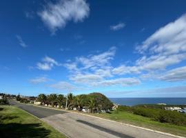 Garden Route Self-Catering，位于Dana Bay的别墅