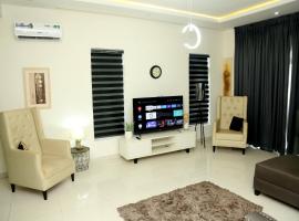 Domira Smart Luxury Duplex Apartments, hotel with parking in Lagos