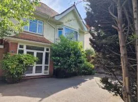 Rooms to stay in beautiful house in sunny Bournemouth