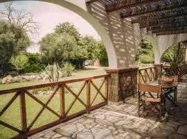 Trikalioti's Lush Estate Apartments