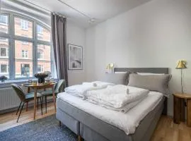 Perfect Couples Retreat in Urban Area