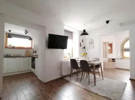 Apartment Tela