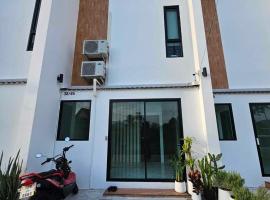 Haru Inn Airport, hostel en Ban Bo Han