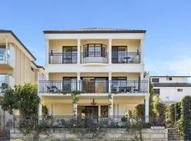 KILN14 - Family Riverside Residence