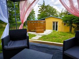 Ranch 66 - Zlatokopecká chata Arizona ve stylu Divokého Západu s koupacím sudem, βίλα σε Tršice