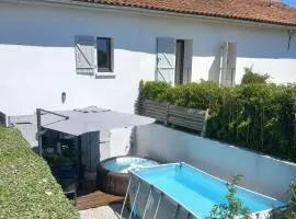 Maison de ville, Piscine, Jacuzzi et jardin privé