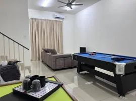 Mount austin 18 pax AR50 pool