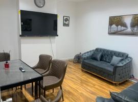 2 Bedroom Appartment, hotell i Barking