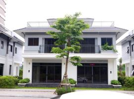 Green Bay Luxury Villa Sonasea Vân Đồn – willa w mieście Cái Rồng