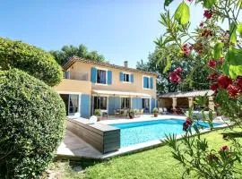 Évasion Provençale : Villa Élégante pour 10 Personnes