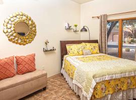 Romance for Two Casa, bed & breakfast σε Tubac