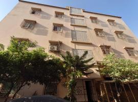 Houseiest, lägenhet i Karachi