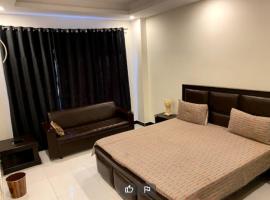 라왈핀디에 위치한 호텔 Evergreen Inn