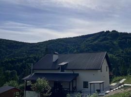 Hillside, Hütte in Slawske