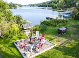 Lake retreat 5BR with SPA, watercraft and kids playground