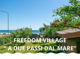 Freedom Village: Soverato Marina'da bir otel