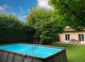 Lovely Villa 10 min to Paris, holiday home in Montreuil