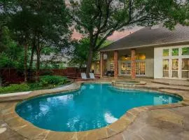 Dallas Gem 5 Bedrooms Home with Pool Game Room