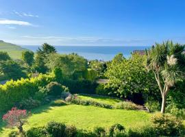 Stunning Charmouth Property with Bay views!, hotel in Charmouth