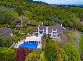 Greenmantle Estate Hotel, country house in Paraparaumu