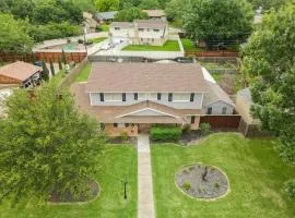 Beautiful House for BIG Groups with a Cinema Room