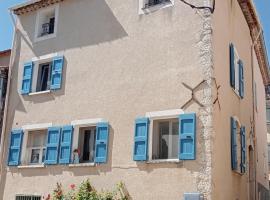 La retapée, hotel v destinaci Quinson