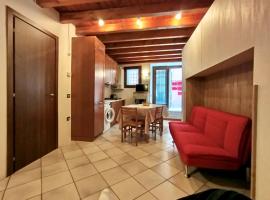 Nido tra castello e lago, villa in Desenzano del Garda