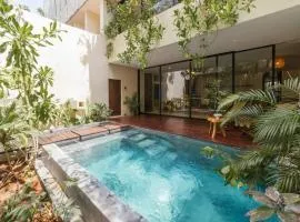 Luxury Condo with Private Pool