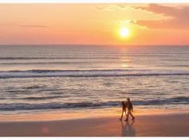 Ocean Front 2BR Condo Amazing Sunrise View