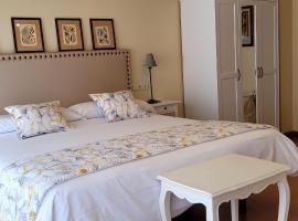 CasaMarichelvas, hotel in San Asensio