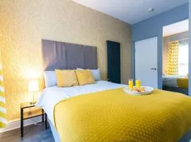 Glorious 2 - bed Flat with Free Parking