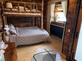 Hanul Bărăției, hotel v destinaci Cimpulung