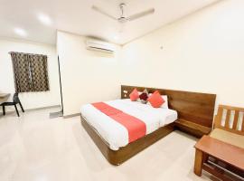 HOTEL BLUE MOON INN ! VISAKHAPATNAM fully-air-conditioned-hotel at-prime-location with-lift-and-parking-facility breakfast-included, hotel din Visakhapatnam