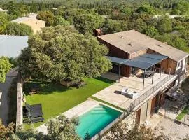 Maison atypique avec piscine "le loft 248"