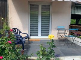 le gite des vignes Studio tout confort 1 chambre dans le vignoble Franche Comte Arbois, hotel in Arbois