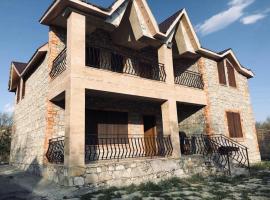 Draxtik Sevan: Drakhtik şehrinde bir tatil evi