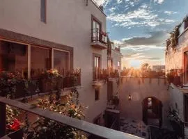 Le Cottage San Miguel de Allende, Modern Luxury in Centro with Pool & Jacuzzi