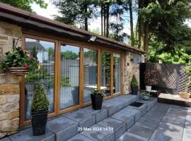 Dean Clough Lodge - Contemporary self contained studio